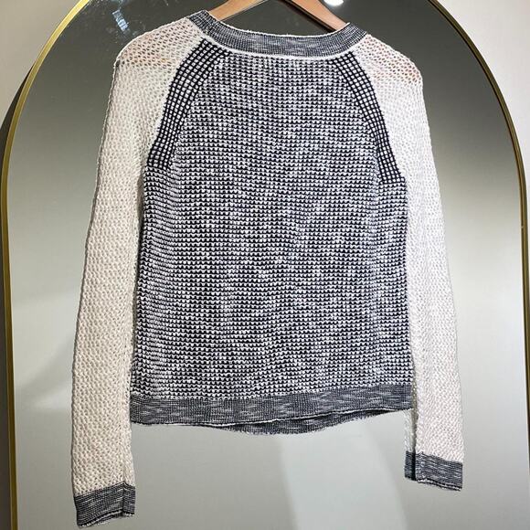 White and Black Knitted Sweater - Picture 4 of 5